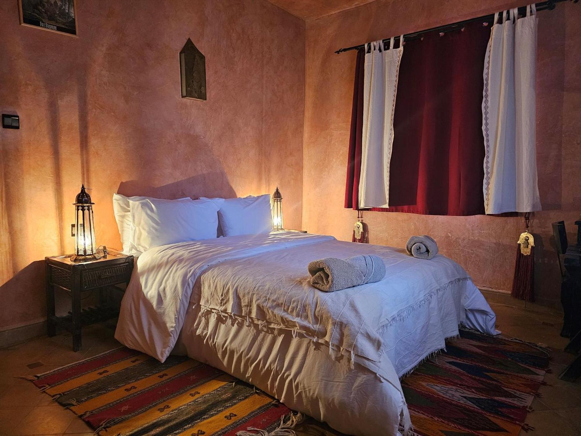 Kasbah La Cigogne Bed & Breakfast Ait Benhaddou Exterior photo